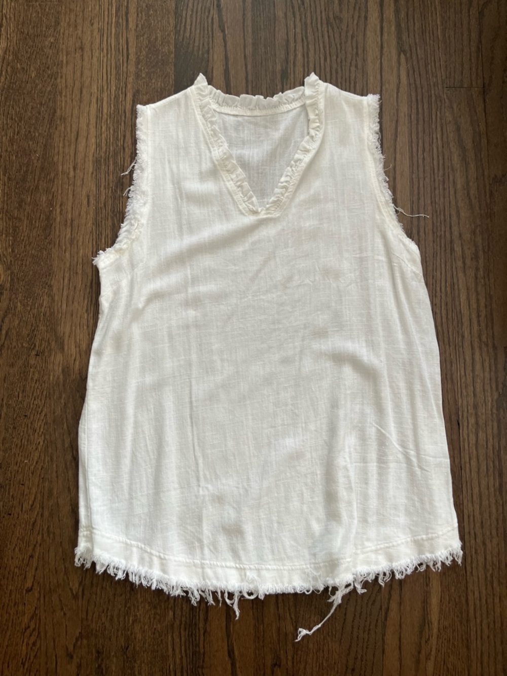Women's White Frayed V-Neck Sleeveless Top